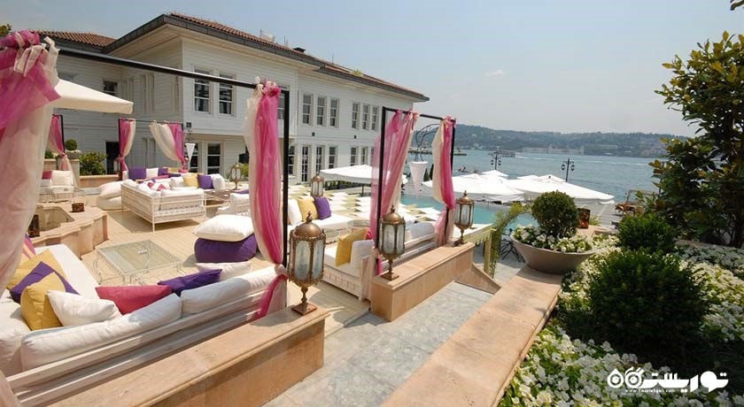 محوطه استراحت در فضای باز 